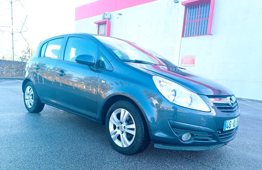Opel Corsa 2010 com 94mil km