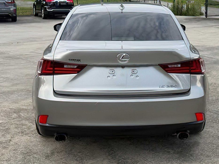 Lexus IS 250      2015