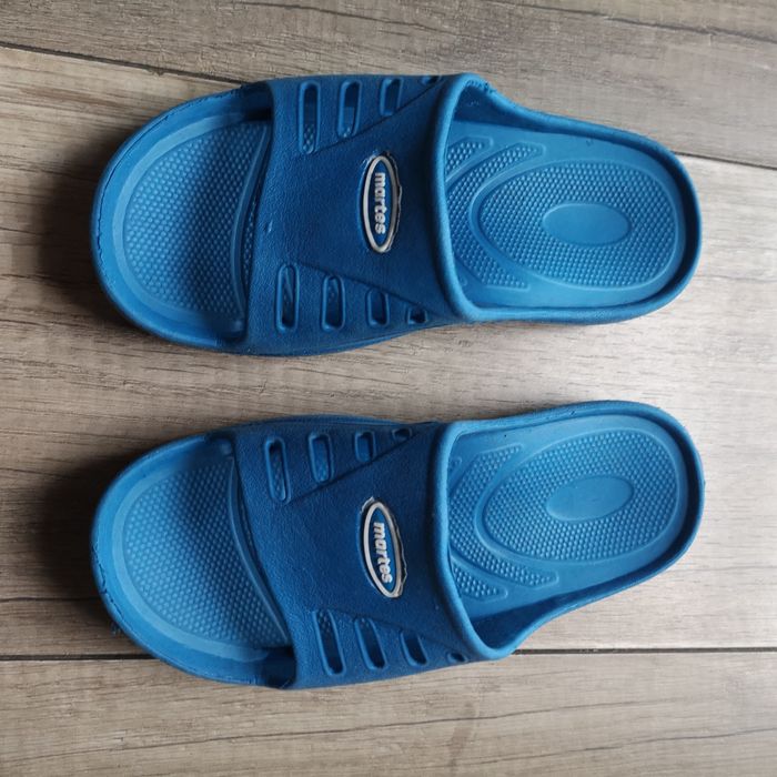 Klapki basenowe rozmiar 31 MARTES