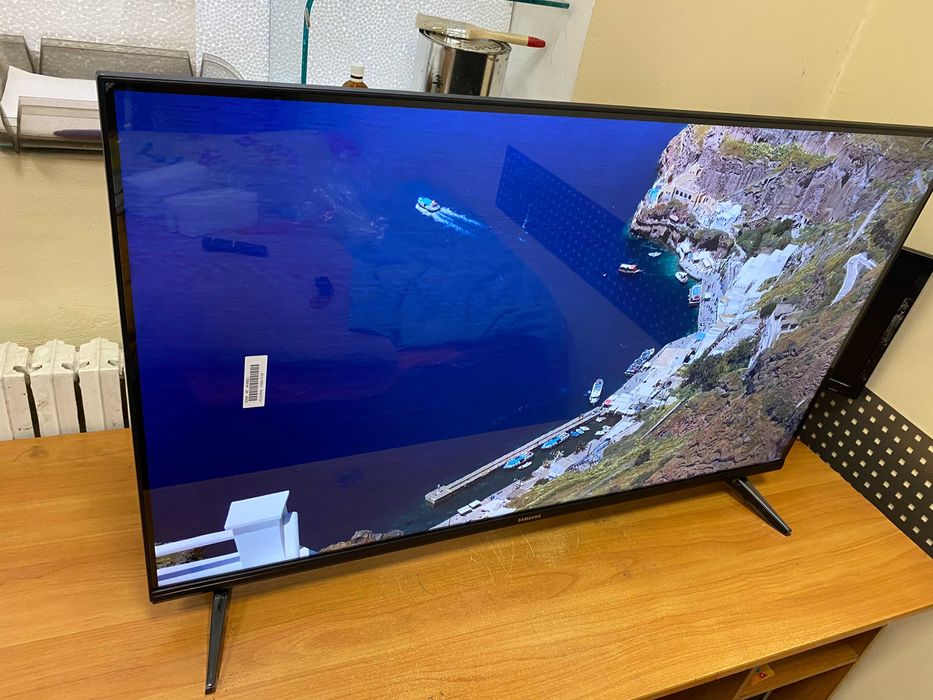 QLED телевизор Samsung 4К SmartTV 55' голосовой пульт+САУНДБАР подарок