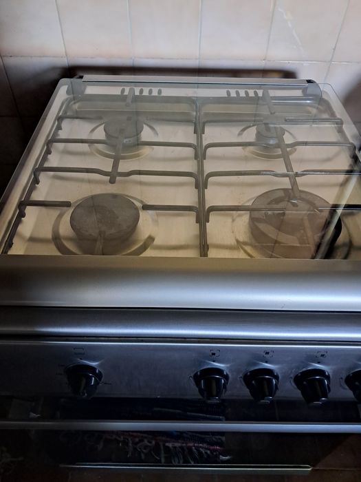 Vendo fogão com forno