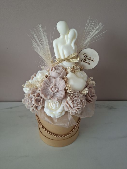 Flowerbox z młodą para ślub