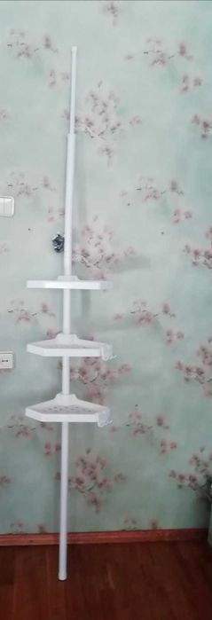 Полички  кутові в ванну кімнату .