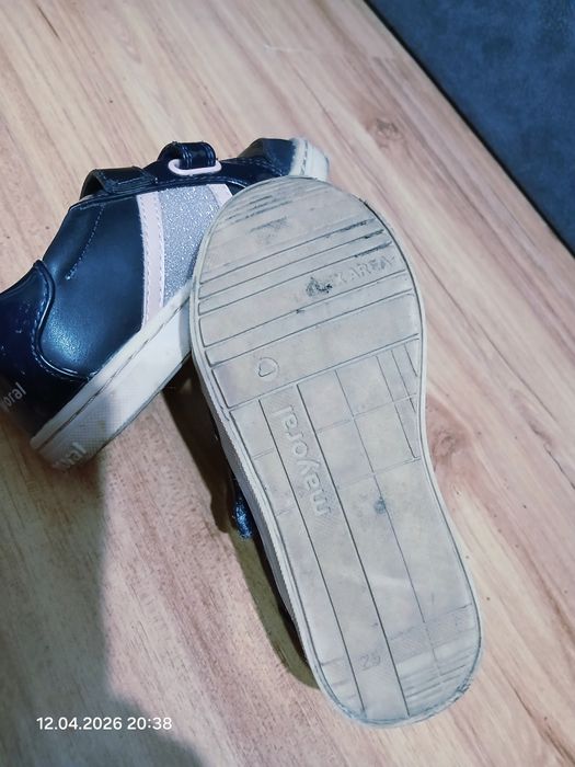 Buty dla dziewczynki rozmiar 25 Mayoral