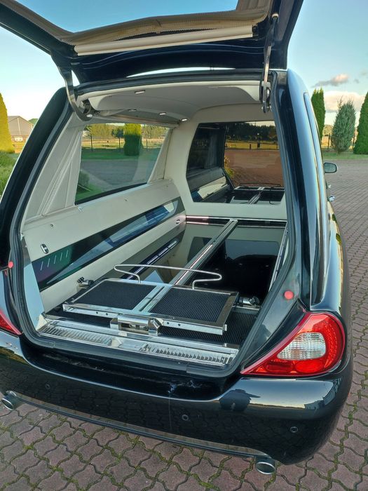 Jaguar XJ Karawan Pogrzebowy Pilato
