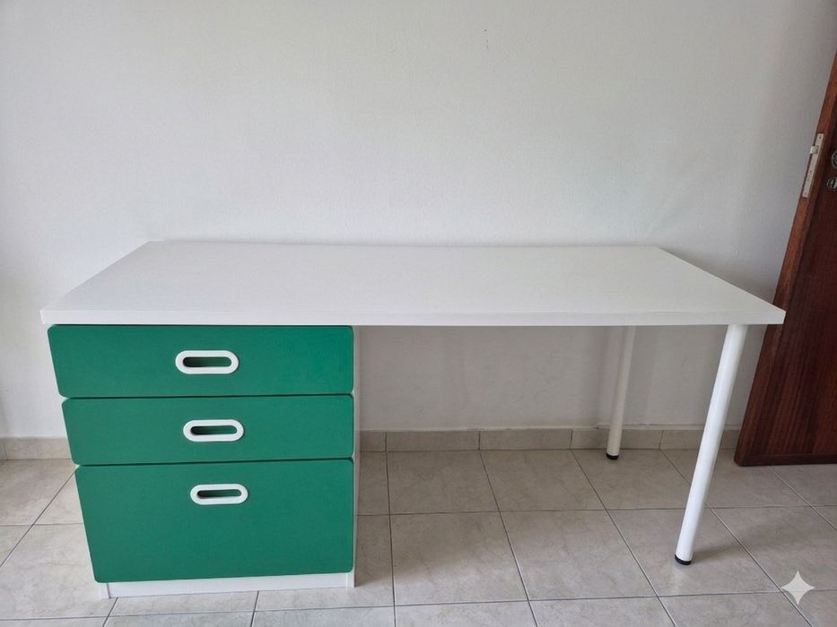 Cama alta e roupeiro IKEA Småstad