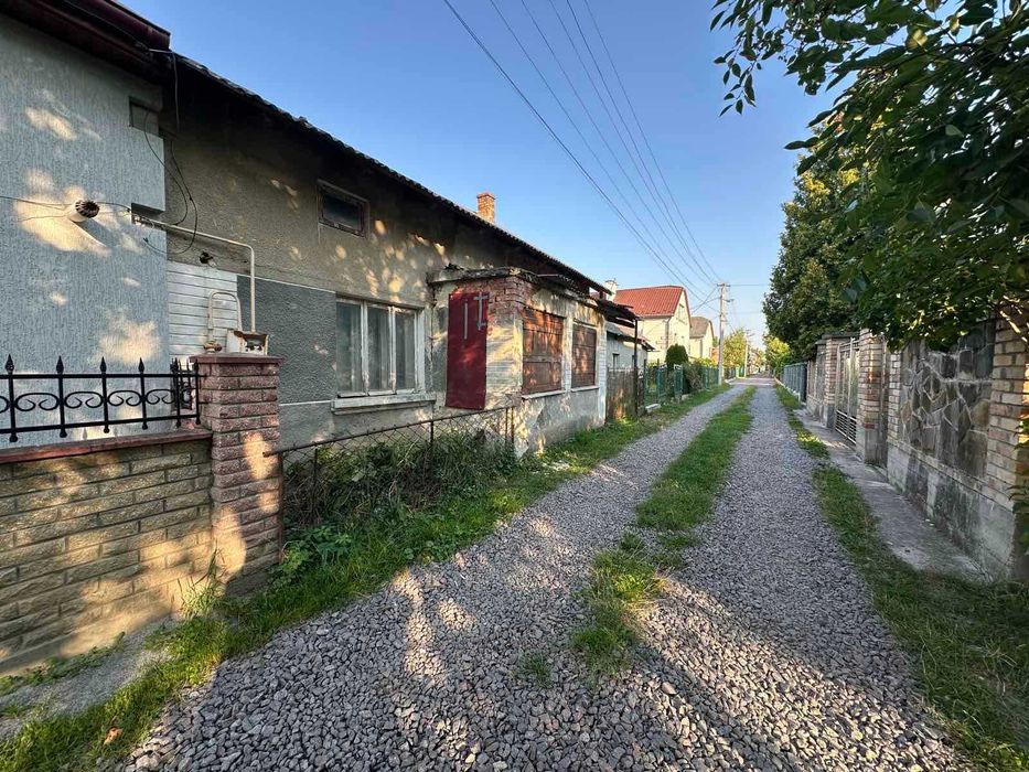 Продаж пів будинку + земля, район школи 2, м. Дрогобич!