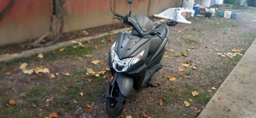 Скутер Honda Dio