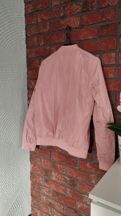 Kurtka bomberka pudrowy róż