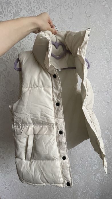 Жіноча жилетка/безрукавка