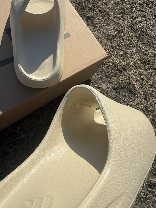 Adidas Yeezy Slide