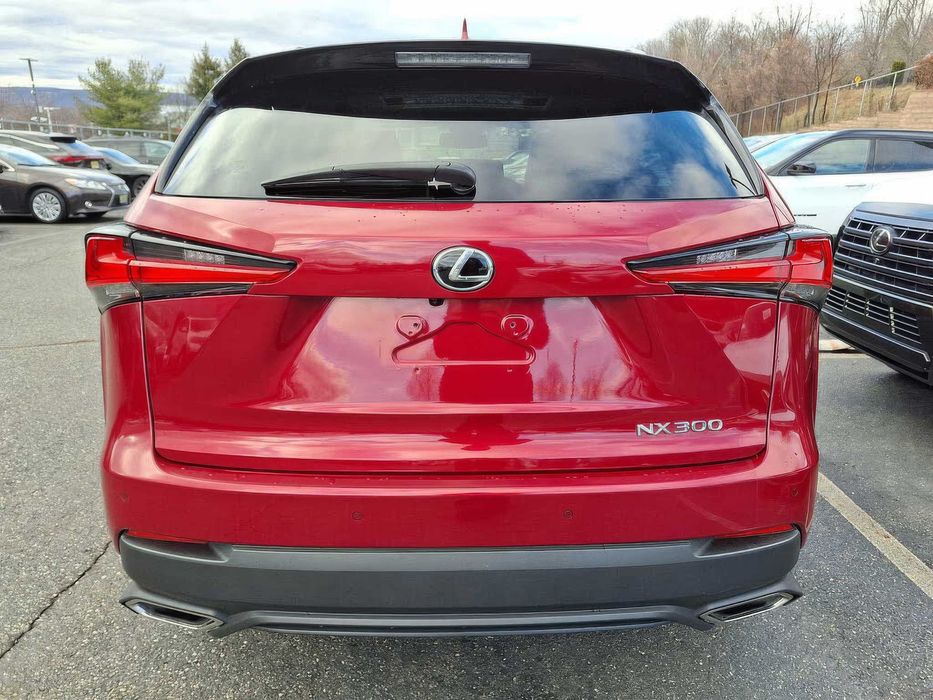 Lexus NX      2018