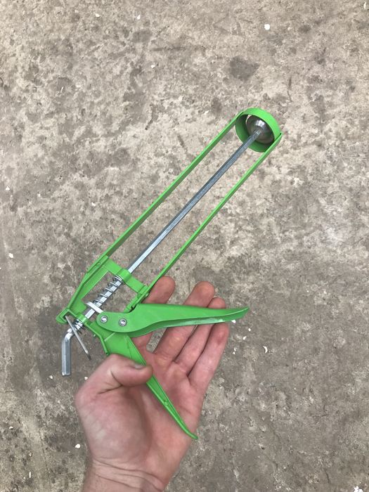 Пистолет для силикона