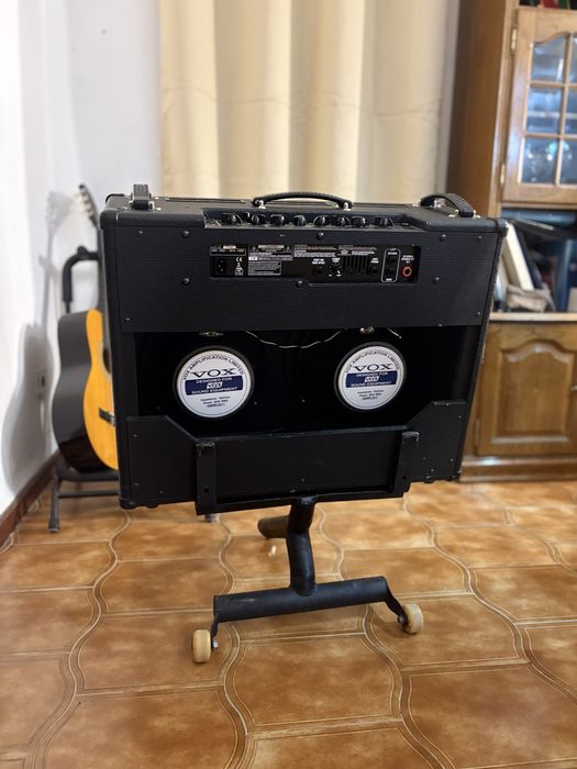 Combo VOX Valvetronix AD100VT – 100W