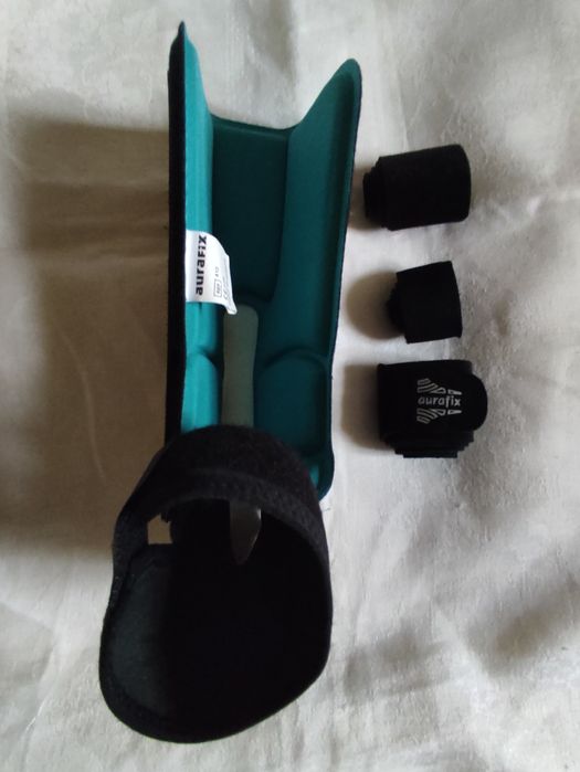 Бандаж на гомілковостопний суглоб