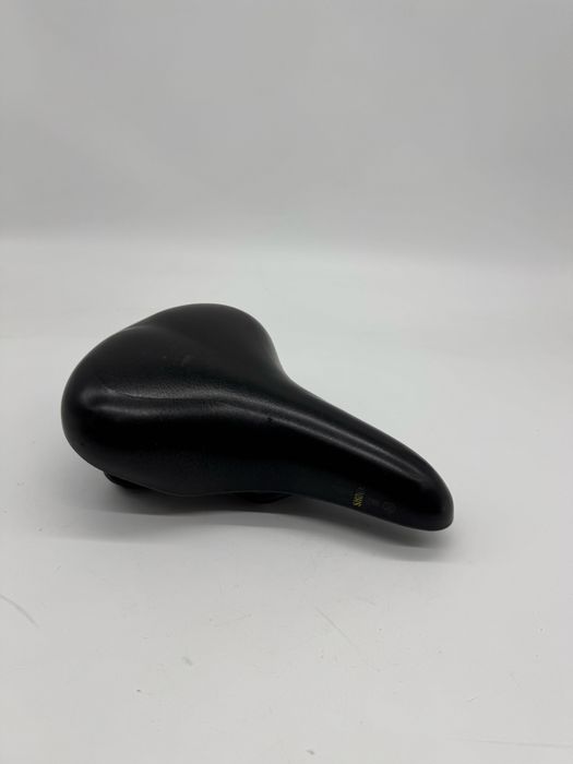 (13) Używane siodełko rowerowe