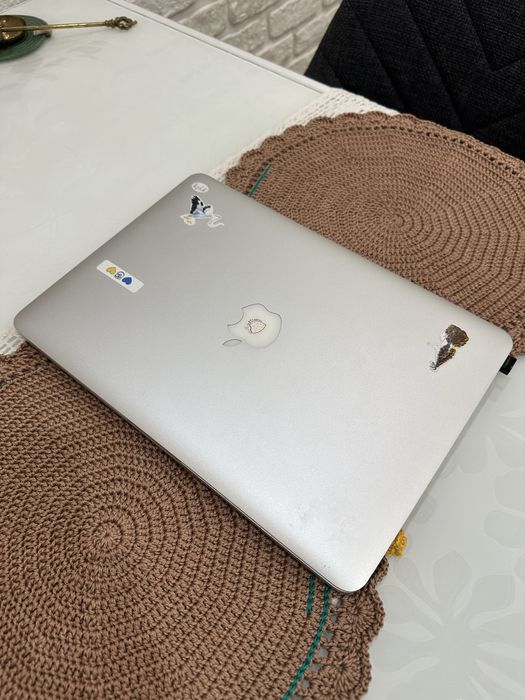 Macbook pro 13 2013 Retina, i5, 2,6ghz,  8mb, ssd 256.