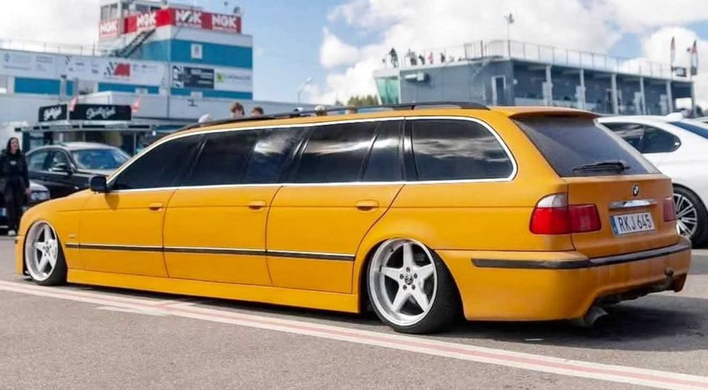 авторозборка BMW 5 Е39 турінг універсал розбір автошрот шрот двері крила пластик салона редуктор кпп turing