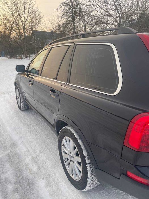 Автомобіль Volvo XC 90