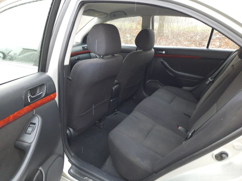 Продам Toyota avensis