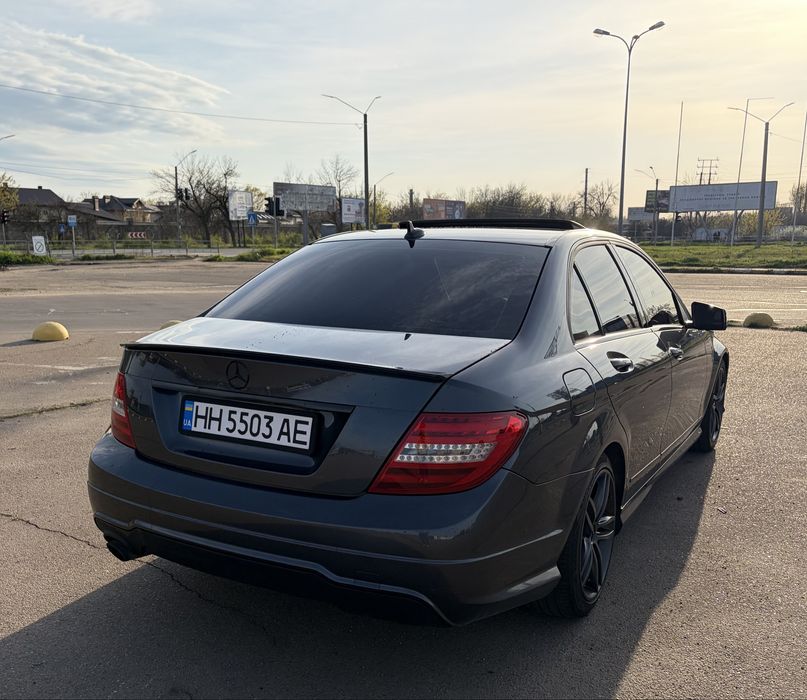 Mercedes-Benz w204
