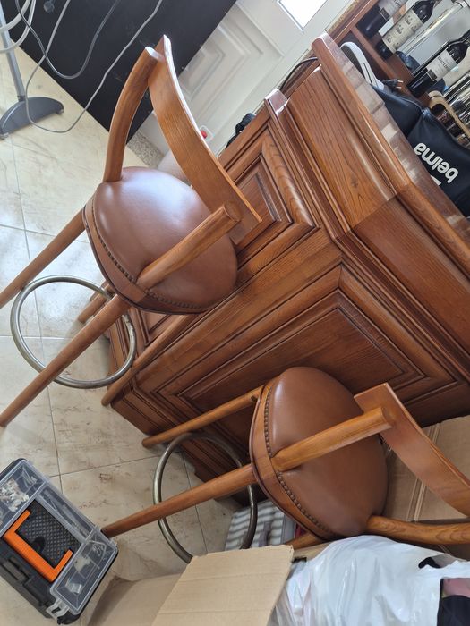 Bar grande em muito bom estado , material de qualidade