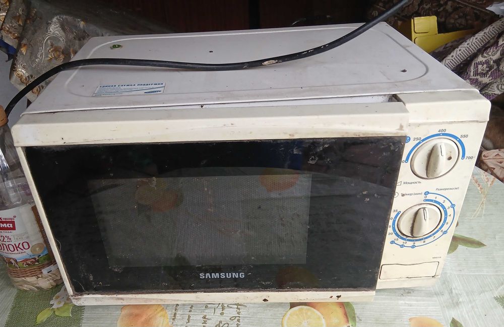 Мікрохвильова пічь Samsung