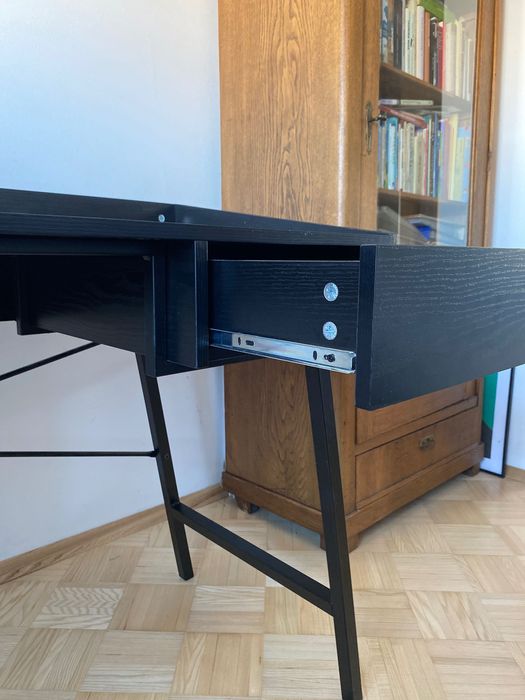 Biurko 130 szerokości, 55 cm głębokosci blat