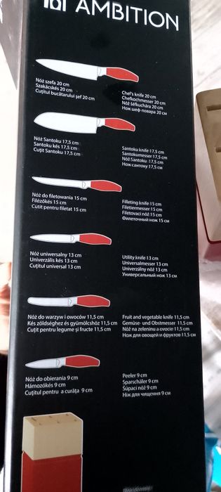 Nowy komplet noży kuchennych w bloku. Ambition