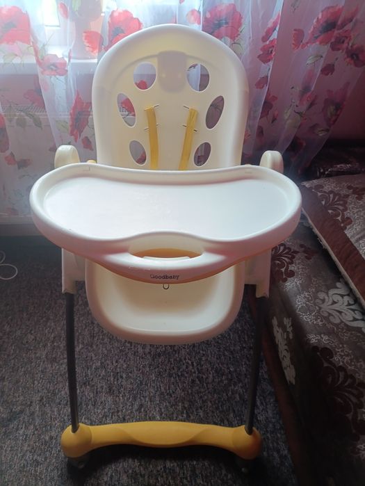 Годувальний столик