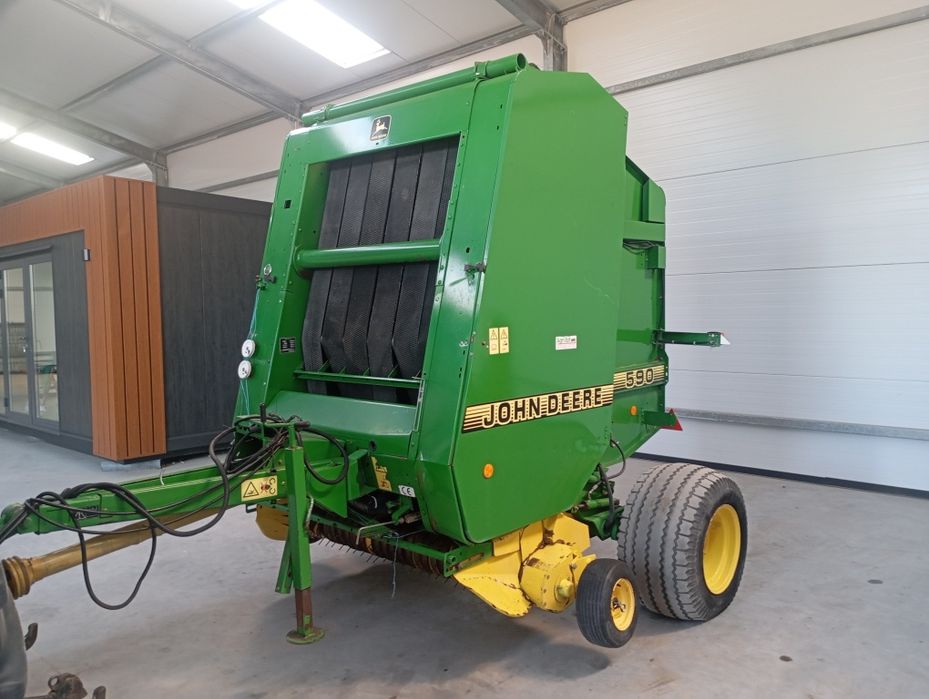 Prasa rolującą John Deere 550 szeroki podbieracz nie