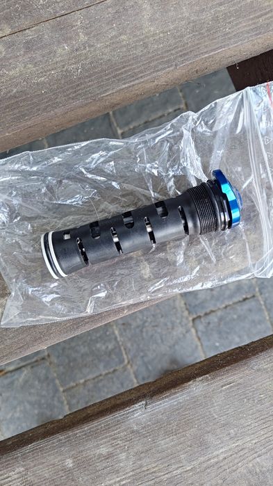 Rock Shox Reba 29 100mm fi15x100 tlumik SID z gate.