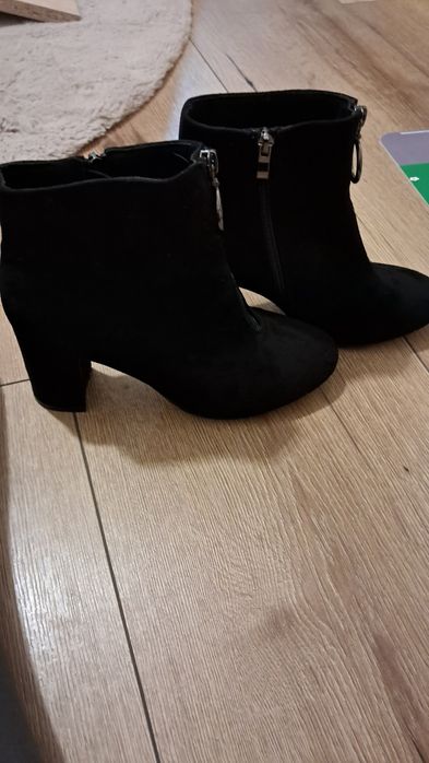 Buty damskie rozmiar 38 jak nowe