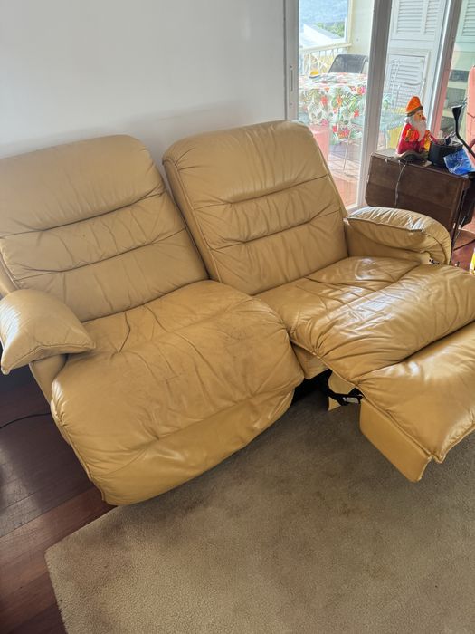 vendo sofa relax colunex com o do lado esquerdo com ingrenagem estraga
