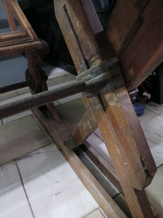 ESCOLA ANTIGA  carteira da escola primária com mais de 100 anos