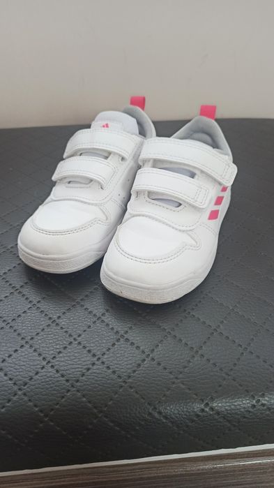 Buty dziecięce Adidas, rozmiar 26, stan idealny