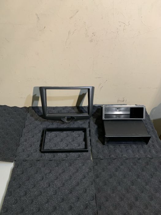 Moldura para Auto rádio/Ecrã/Monitor YARIS e 2 Caixas de Armazenamento