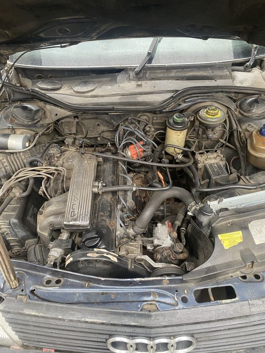 Ауди 100 89 год 2.3 бензин на запчасти