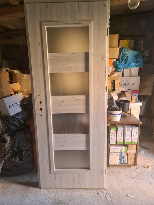 Drzwi lewe 70x190 z futryną Listwy wykończeniowe