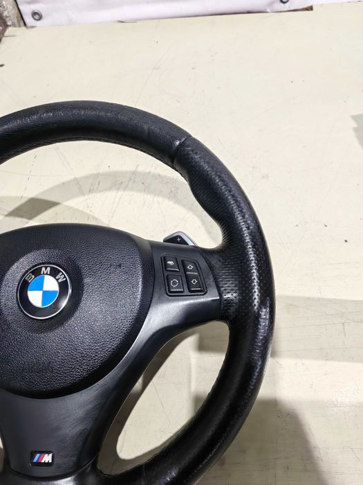 Volante Pack M com patilhas BMW serie 1 e 3 E81/82/87/88/E90/91/92