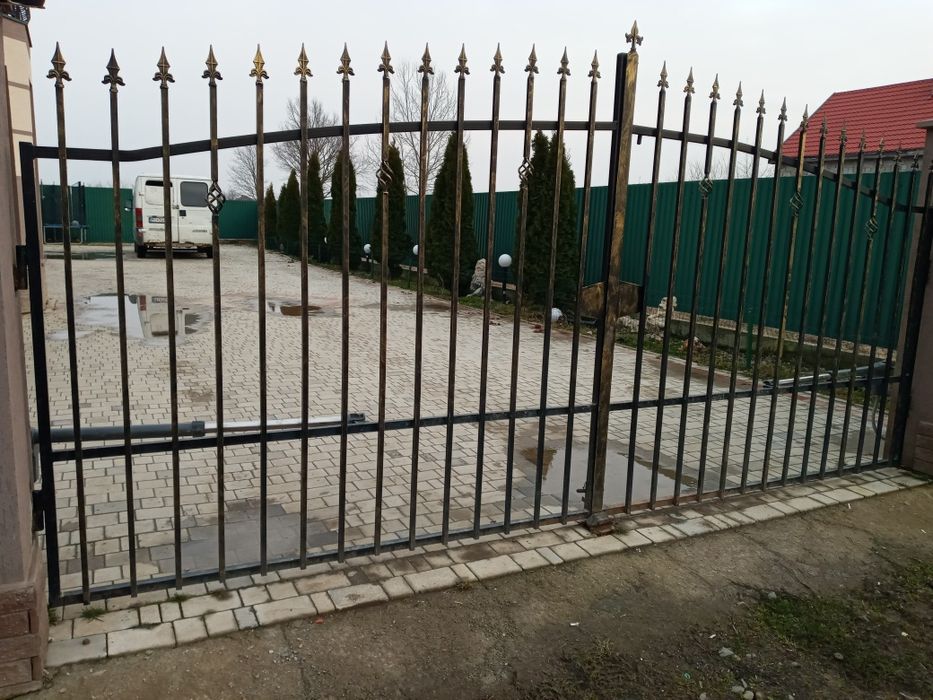 Продам новий будинок в хорошому стані