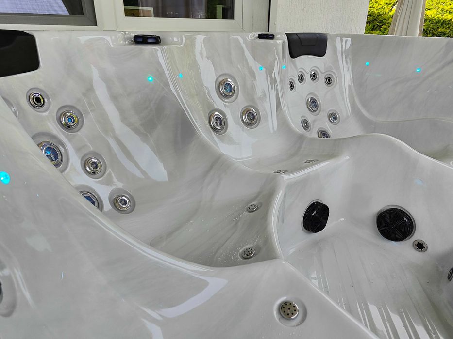 Jacuzzi ogrodowe całoroczne , wifi , bluetooth , 63 dysze , raty 0%