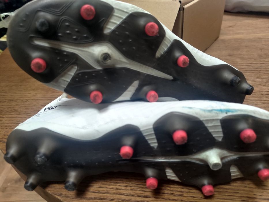 Buty korki Kipsta  40r.