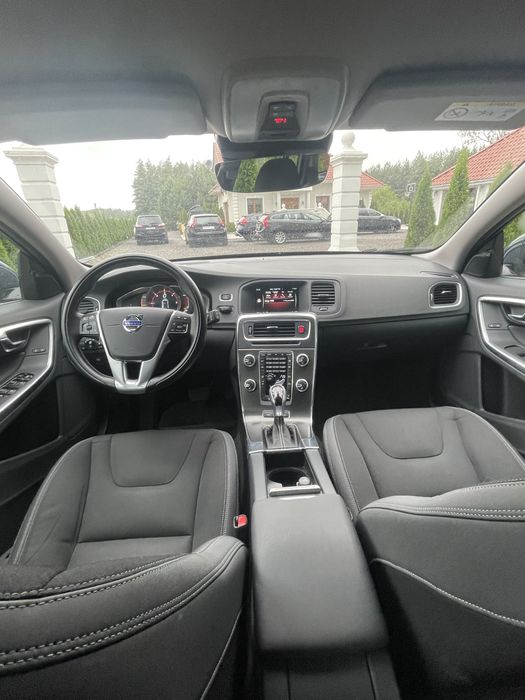 Volvo V60 2.4 D6 R-Design Plug in Hybryd 4x4 aktyeny radar !