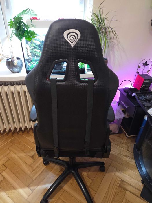 Fotel gamingowy dla gracza Genesis Nitro 550 Czarno niebieski Tilt (bujanie)