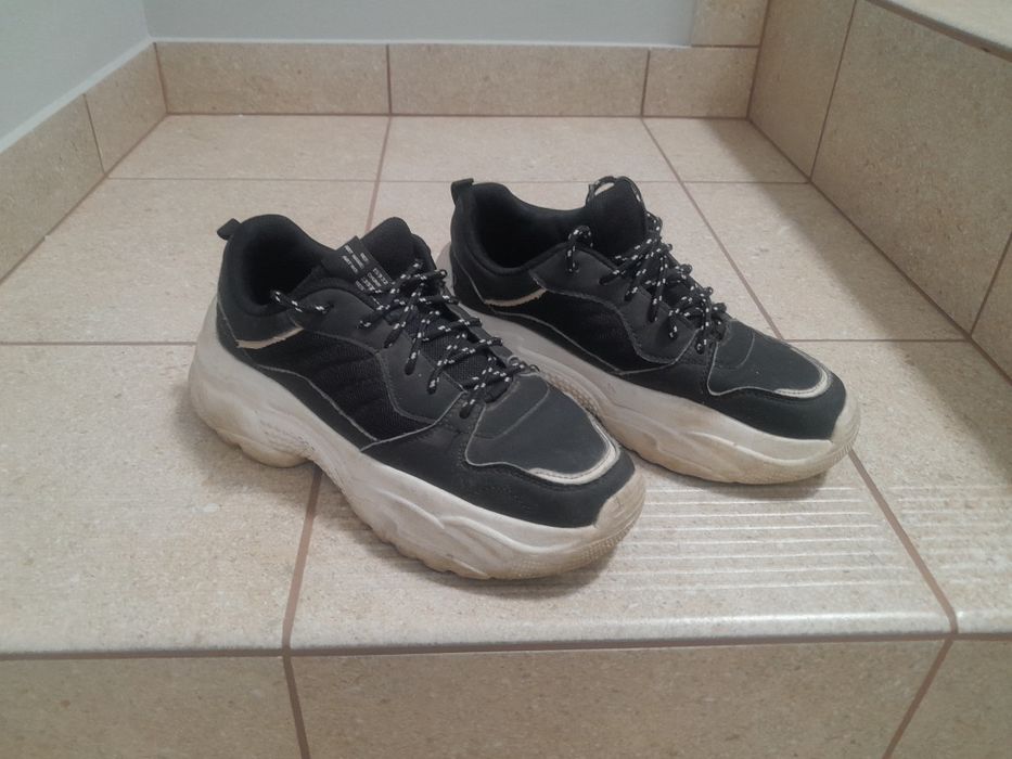 Sportowe buty damskie