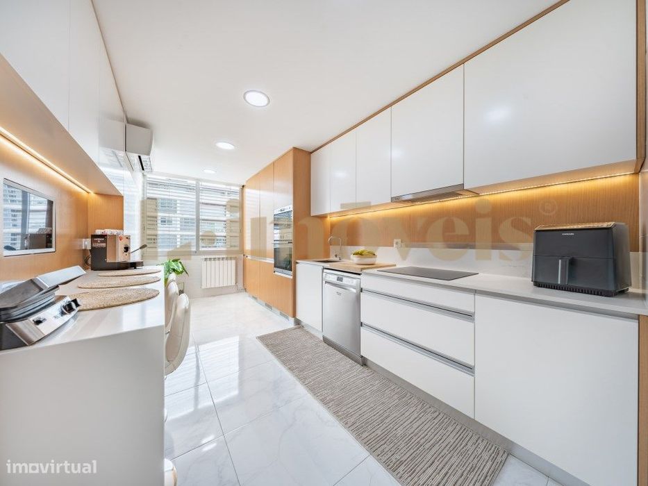 Apartamento T3, Mobilado E Equipado, No Fórum, Vizela.