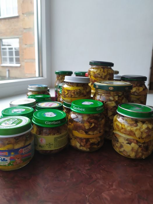 Потрібні сухофрукти, горіхи, мед,віск для потреб ЗСУ