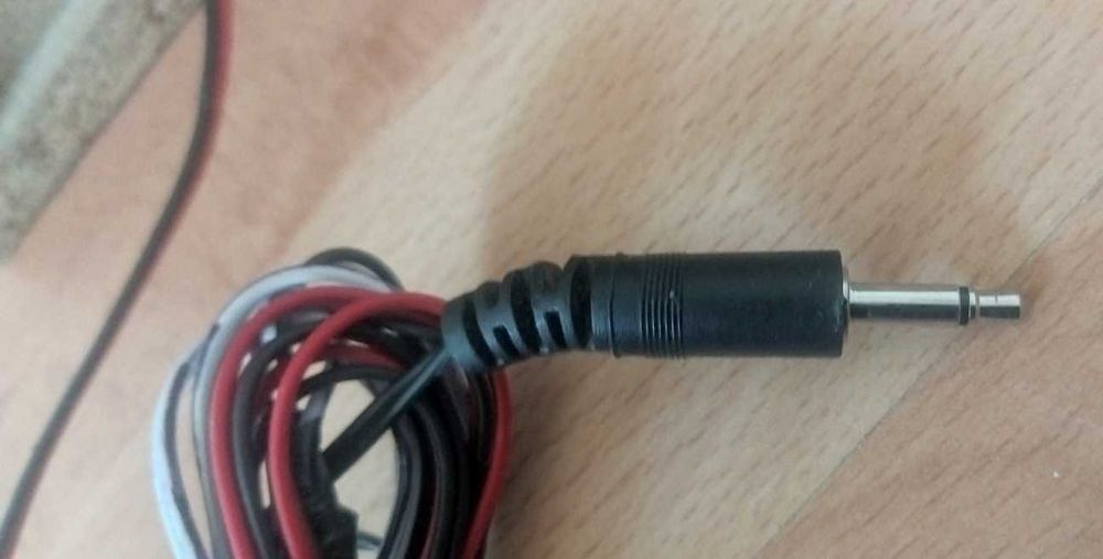 Поличкові колонки від мікросистеми Philips BTM2180/12