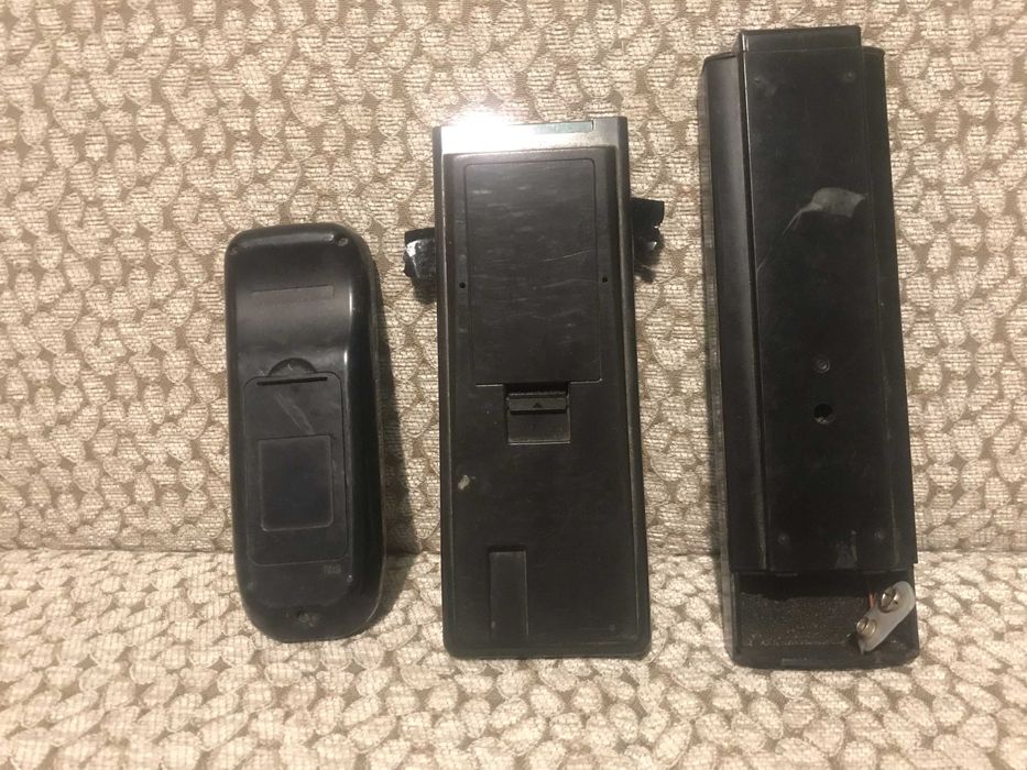 Stare piloty do telewizorów - 3 szt.